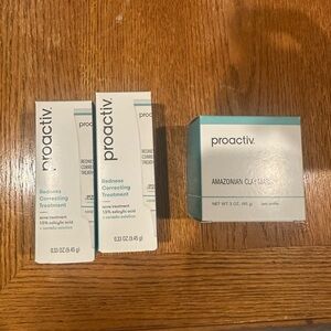 Proactiv Skincare Set in White and Teal